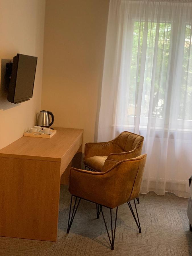 Vesna Rooms Mtp Познань Экстерьер фото